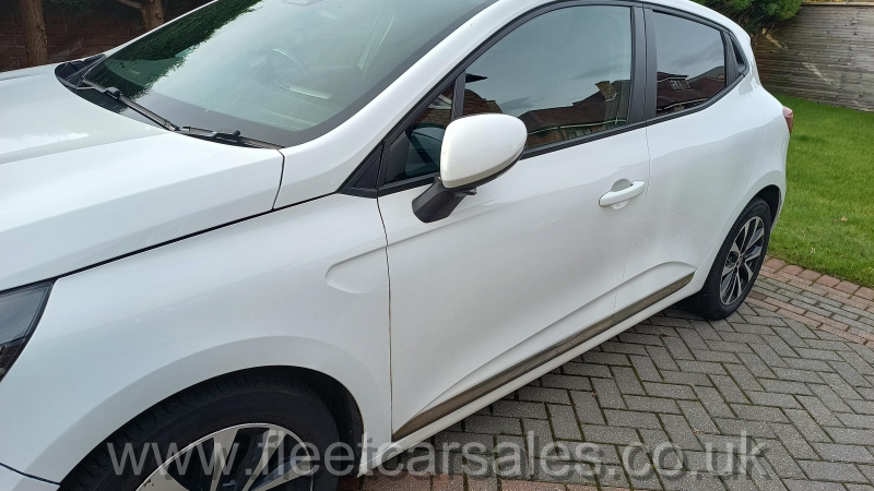 Renault Clio Iconic (1)